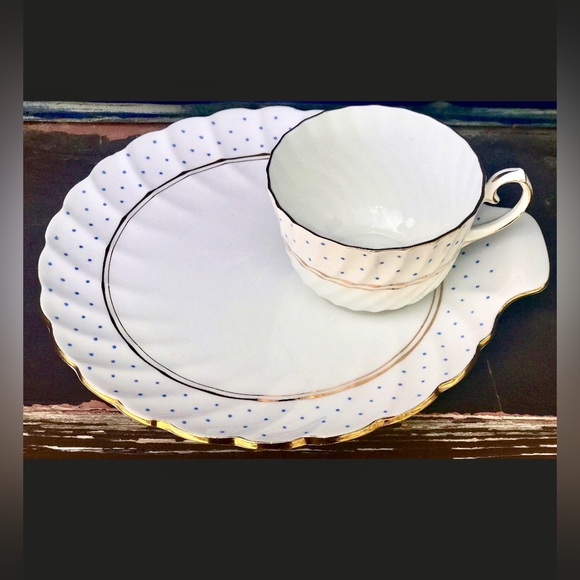 Gladstone Gold Trim Polka Dot Scalloped Lunch Plate & Cup Set - Picture 6 of 10